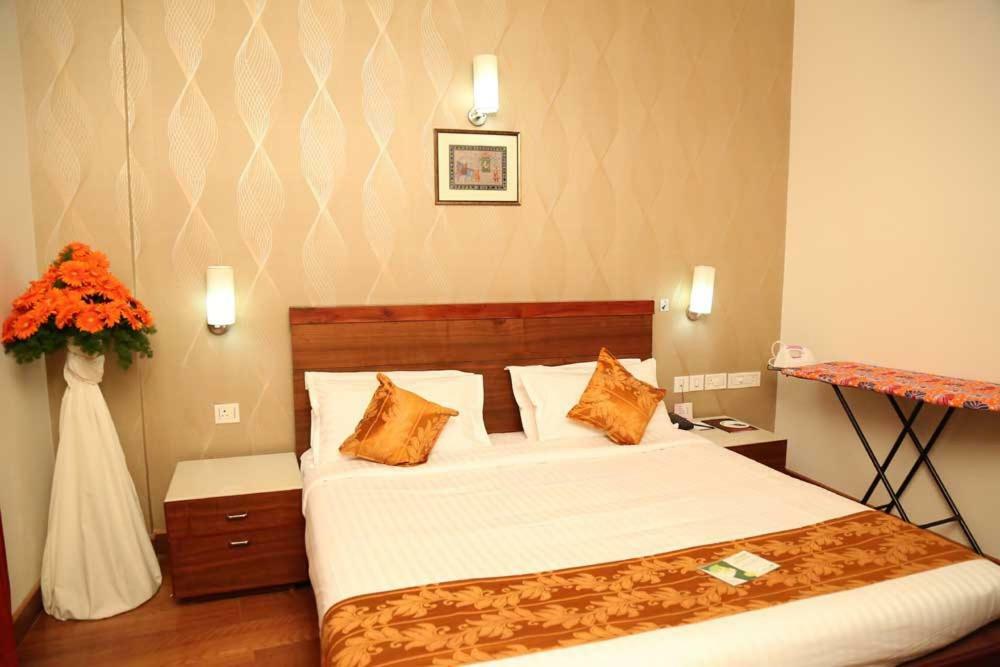 Kallada Hotels Thrissur Extérieur photo
