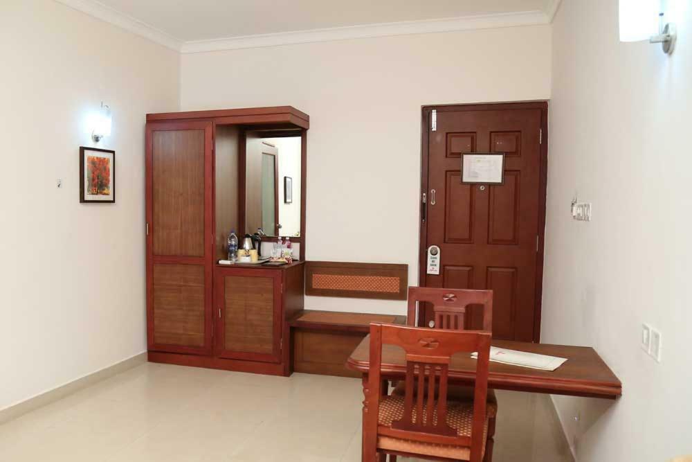 Kallada Hotels Thrissur Extérieur photo